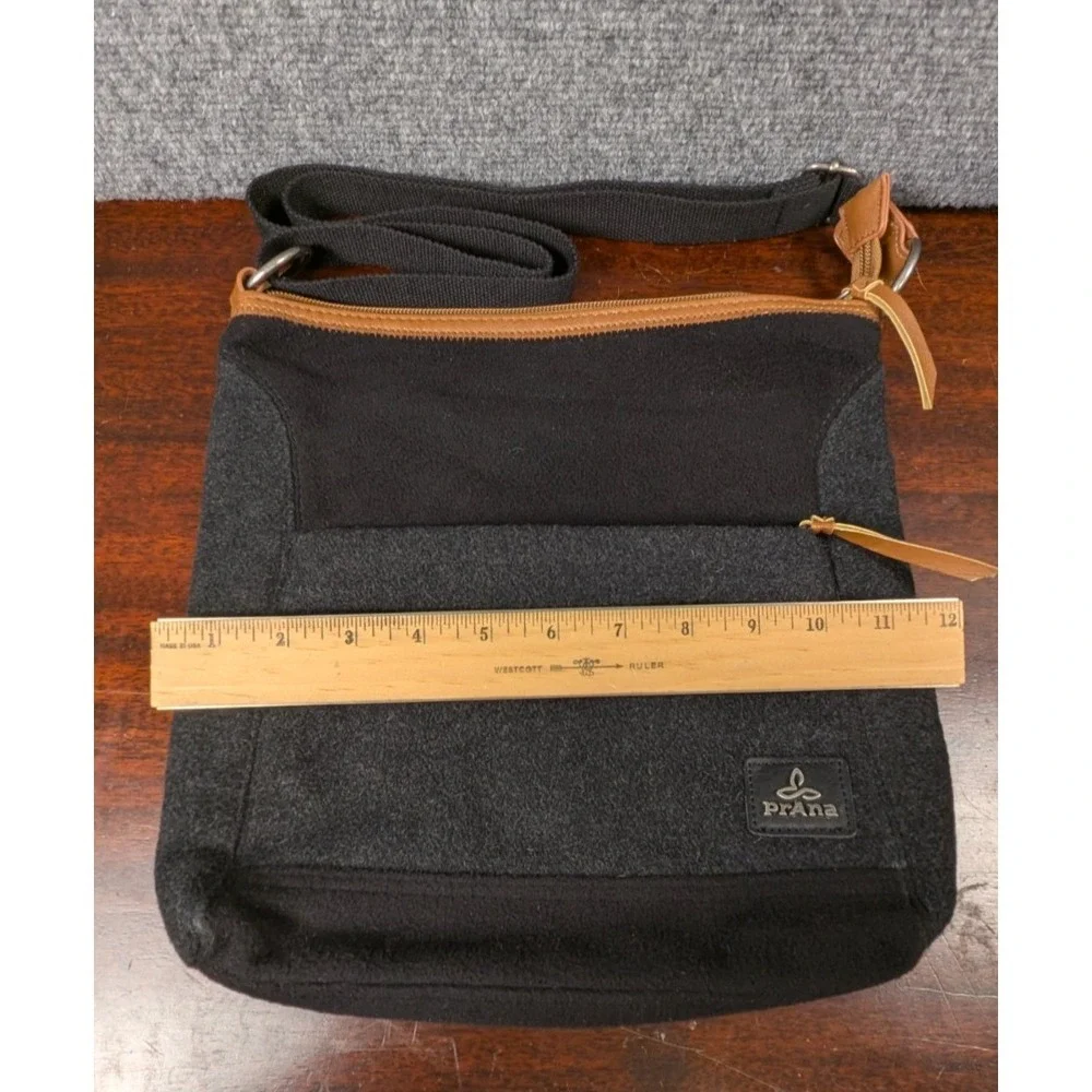PrAna Wool Blend Crossbody Bag Black Brown Trim Outdoor Travel Purse - Picture 9 of 12